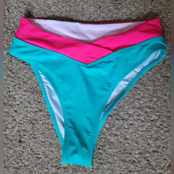 Cupshe Aqua and Pink Underwire Bikini Set Large Top / Small Bottom - Picture 9 of 12